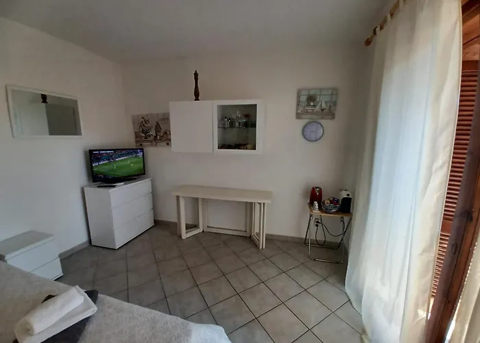 Casa Sibilla Bi-locale Con Terrazza A 60 Metri Dal Mare * 马里内拉